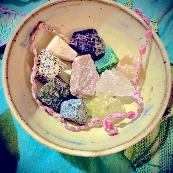 Junk Journal Embellishment Kit w/Raw Crystals & Shells❣️ - Picture 6 of 7